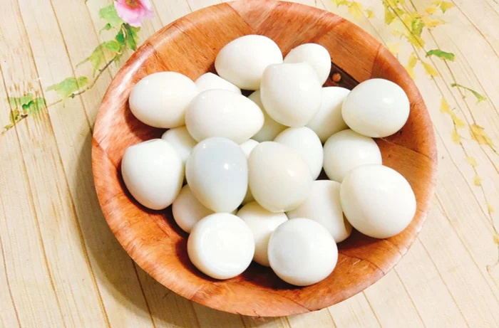 trứng chim cút có ăn chay được không