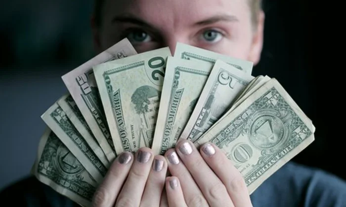 Đồng tiền làm thay đổi con người