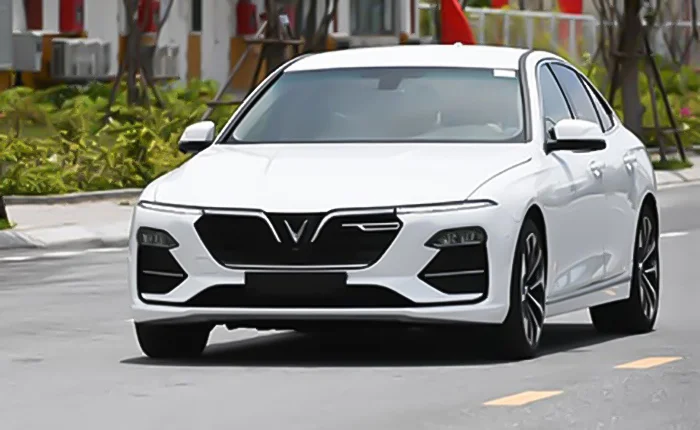 sinh năm 1996 hợp xe màu gì