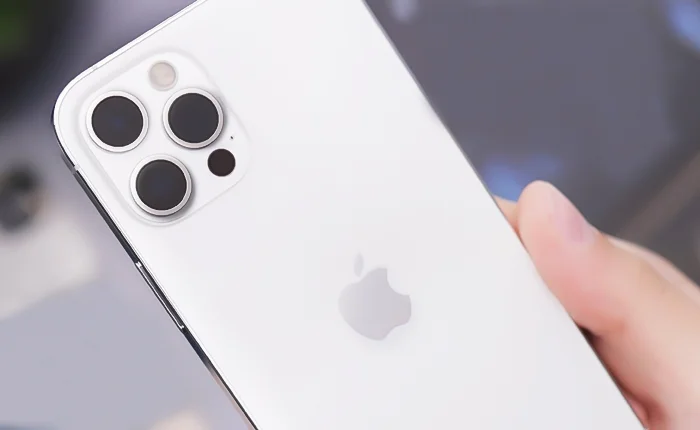 sinh năm 2001 hợp điện thoại màu gì