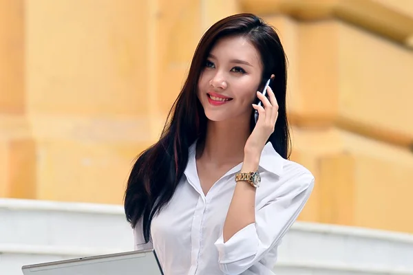 gọi điện quan tâm bạn trai