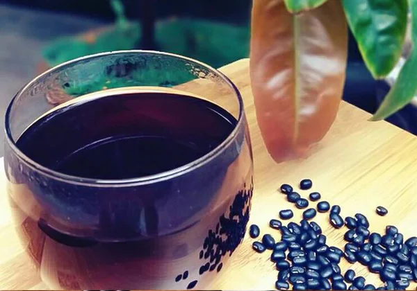 10 Tác dụng tuyệt vời của Nước Đậu Đen Rang