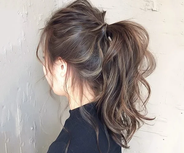 kiểu tóc buộc hờ hững