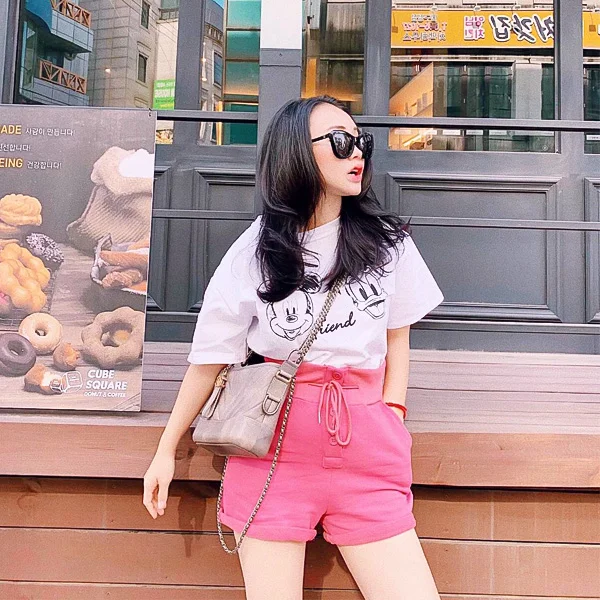 màu hồng nên kết hợp với phụ kiện gì