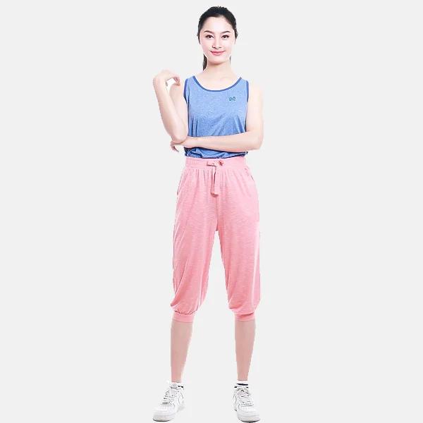 quần màu hồng áo xanh