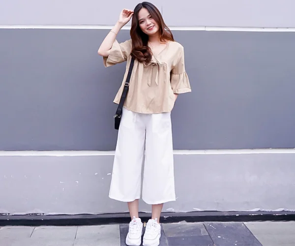 Quần ống rộng với áo baby doll