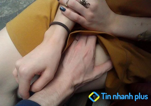 tại sao con trai thích sờ soạn con gái