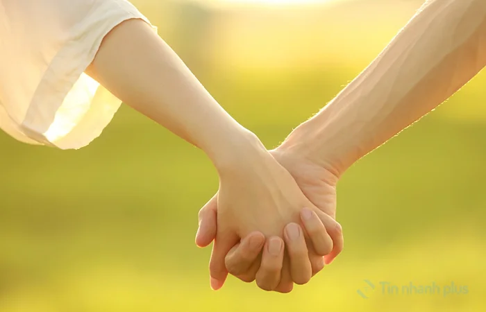 bạn trai chia tay nhưng vẫn quan tâm