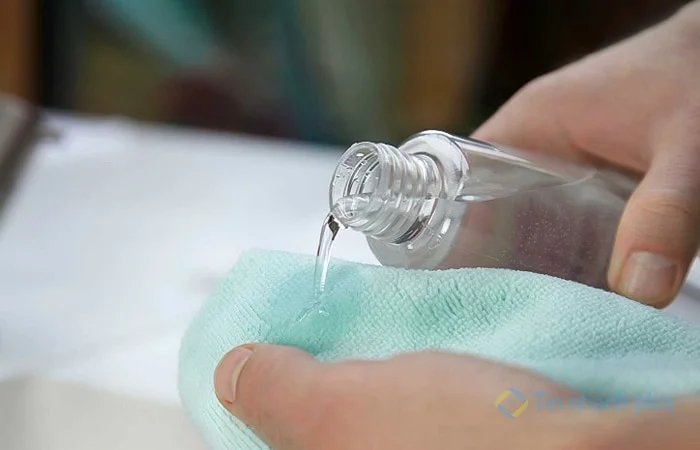 Hít phải mùi thuốc tẩy phải làm sao