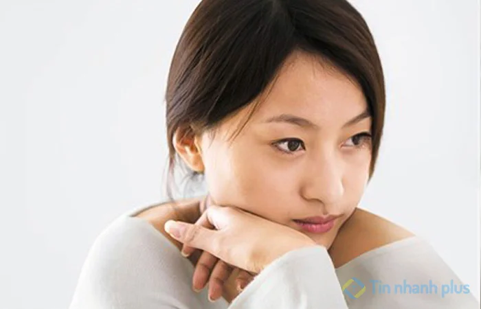 bạn trai vẫn quan tâm người yêu cũ