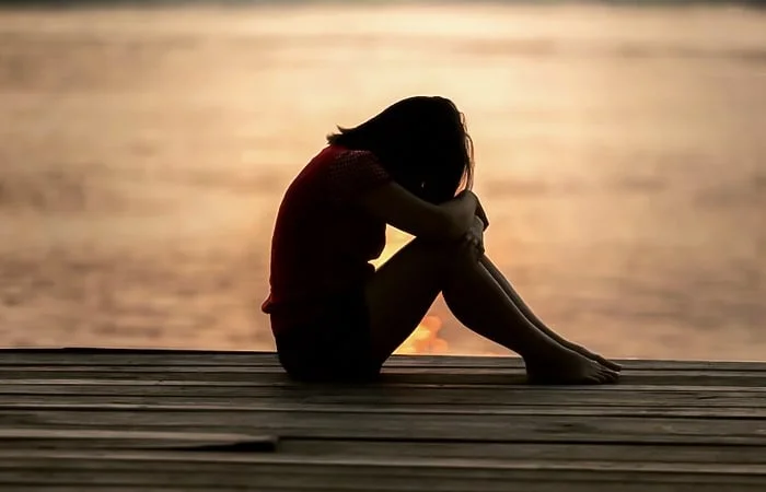 cách an ủi người đang buồn