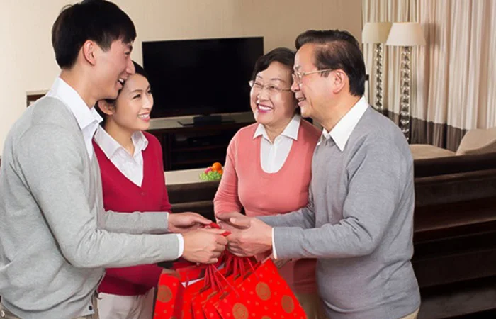 Lần đầu ra mắt nhà bạn gái nên mua gì