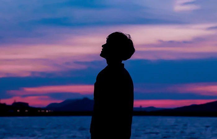 biểu hiện khi con trai yêu đơn phương