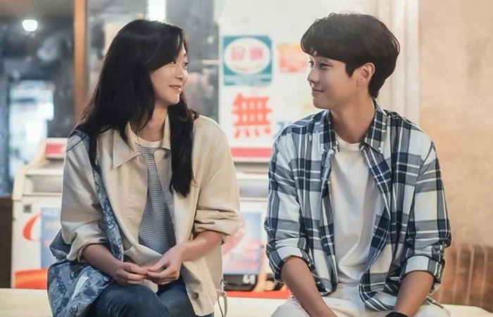 Cách nói chuyện bớt nhạt với crush qua tin nhắn