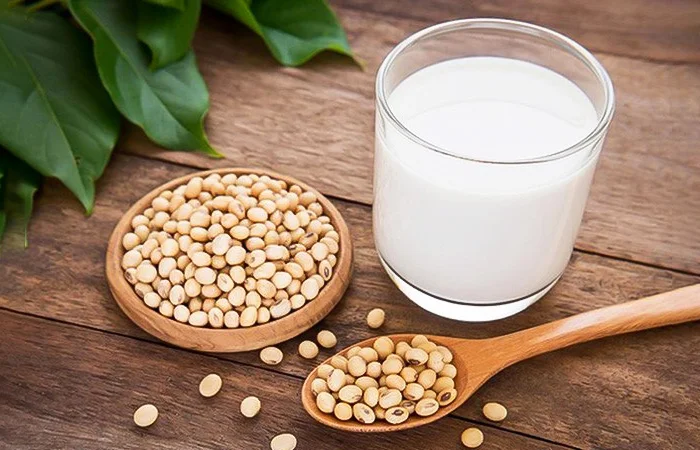 con gái uống sữa đậu nành có tốt không