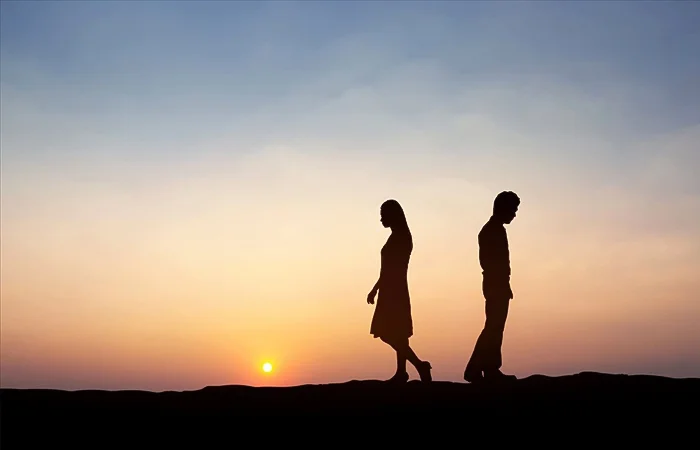 Khi con gái nói lời chia tay trước nên làm gì?