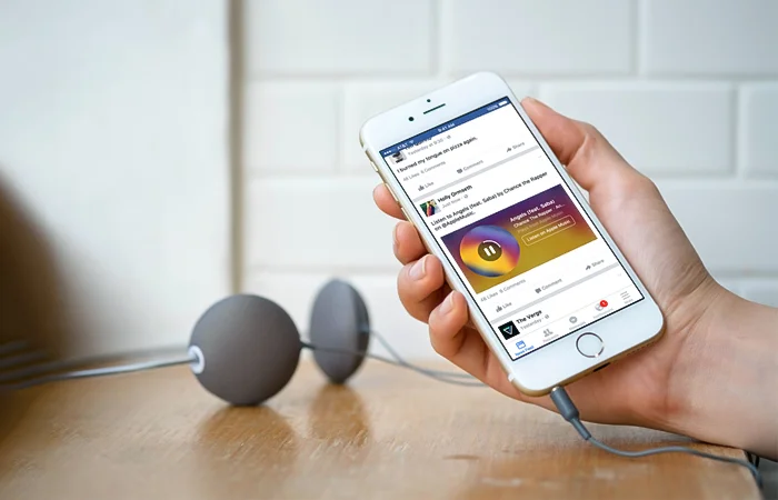 Tại sao không bật được bình luận trên Story Facebook? Cách khắc phục