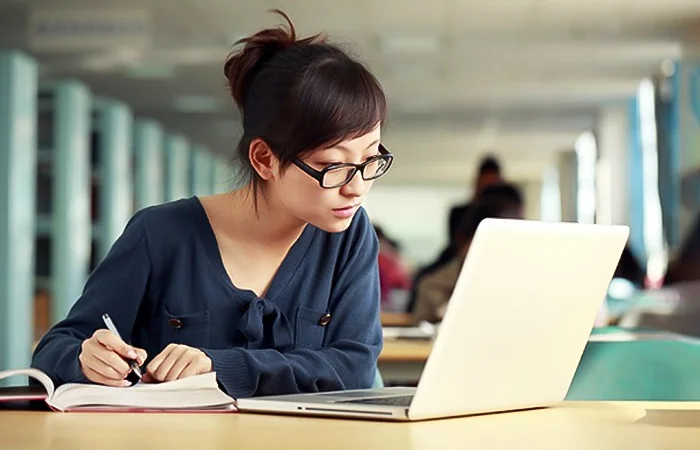 có nên học toeic online không