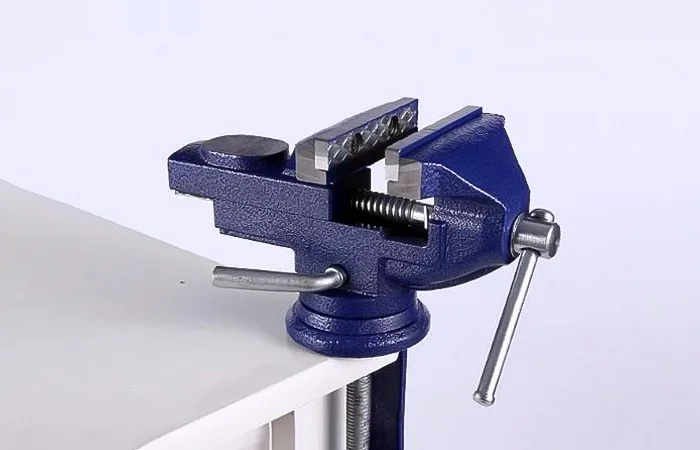 Ê tô là gì? Công dụng, cấu tạo và cách sử dụng của ê tô