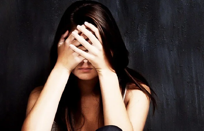 yếu bóng vía là gì