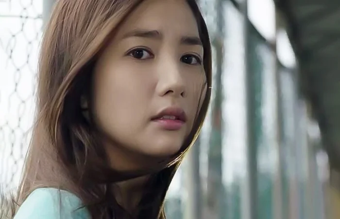 Si tình là gì? Biểu hiện của kẻ si tình? Si tình khác lụy tình như thế nào?