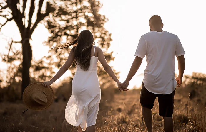 Trên tình bạn dưới tình yêu là gì? Mối quan hệ này tốt hay xấu?