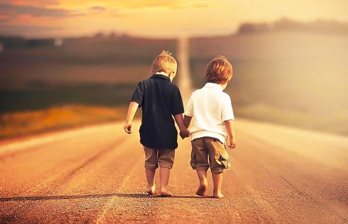 Nằm mơ gặp lại bạn cũ có điềm báo gì? Lành hay dữ? Đánh con gì?