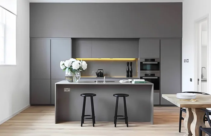 Tuổi Quý Hợi 1983 đặt bếp hướng nào? Đặt bàn làm việc hướng nào?