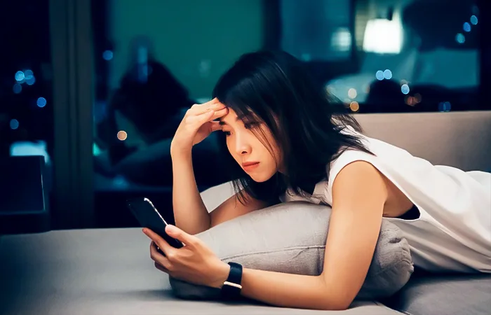 Con gái thức khuya có tác hại gì