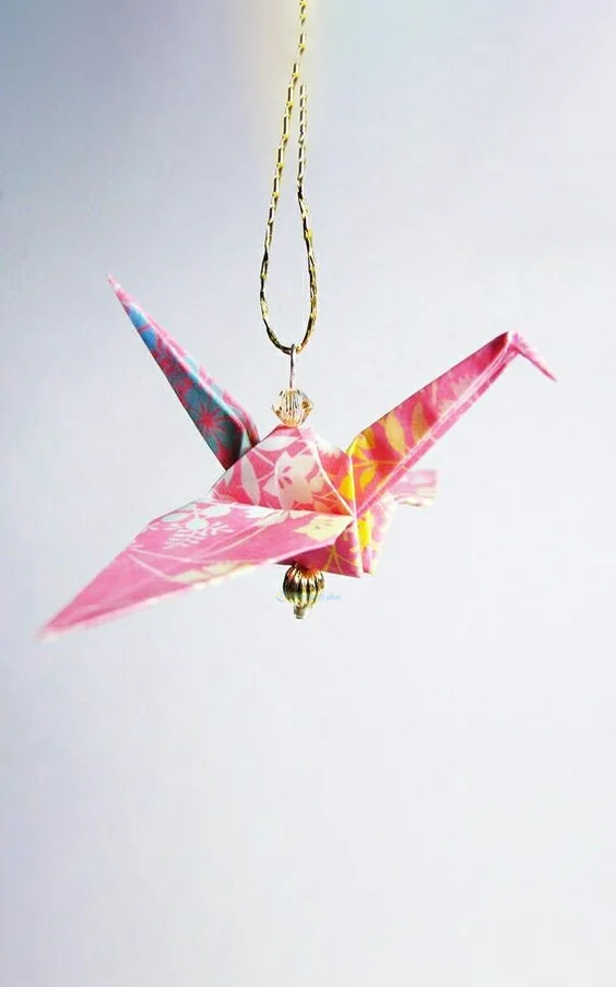 Hình nền con hạc giấy cho điện thoại