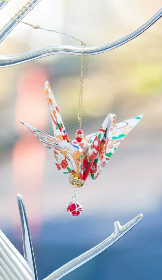 Hình nền con hạc giấy cho điện thoại