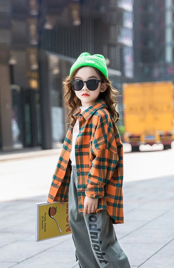 Hình nền em bé cho điện thoại