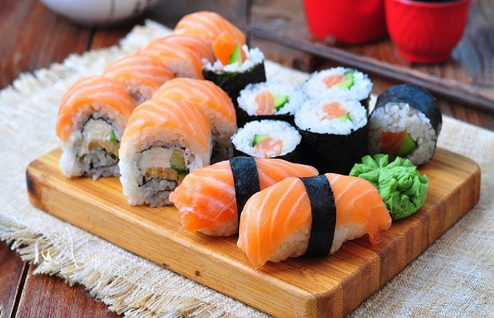 sashimi và sushi